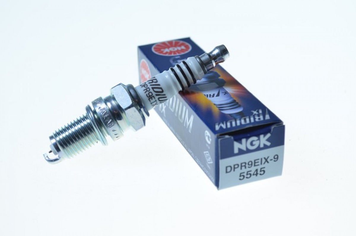 NGK DPR9EIX-9 típusú gyújtógyertya